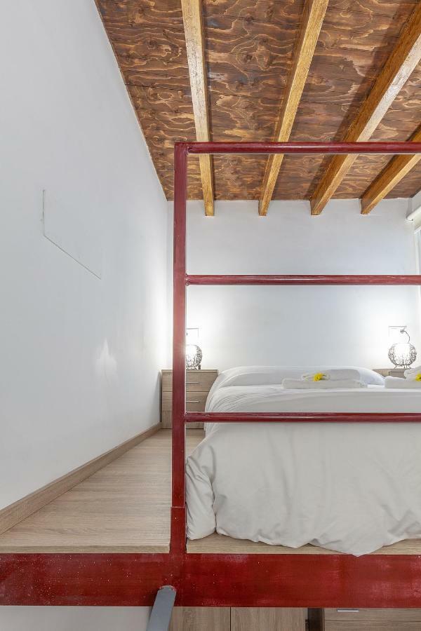 Pasaje De Amores Der - Descanso En Casa Y Vida Cultural Y Monumentos 4 Px Siviglia Esterno foto